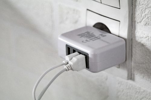 hálózati töltő 4 USB csatlakozással
