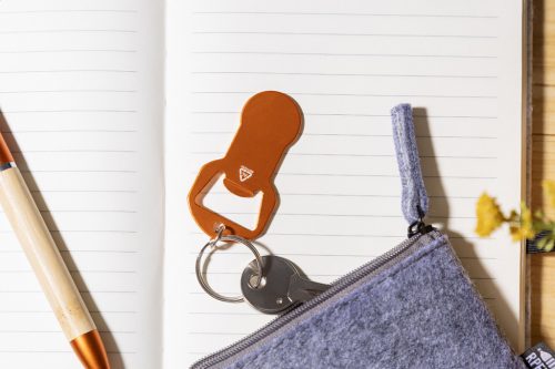 Biropi üvegnyitós kulcstartó