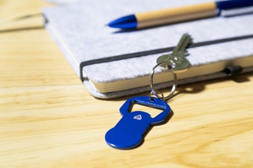 Biropi üvegnyitós kulcstartó