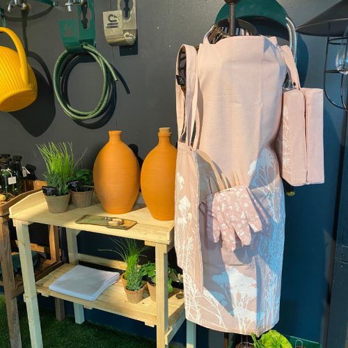 Mezei virág mintás kerti kötény, pink